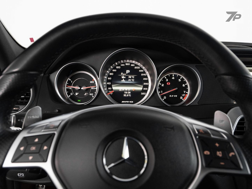Foto do veículo MERCEDES-BENZ C 63 AMG  2013 62.000 KM 338.500,00