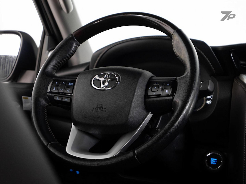 Foto do veículo TOYOTA HILUX  SWSRXA4FD 2017 121.900 KM 219.800,00