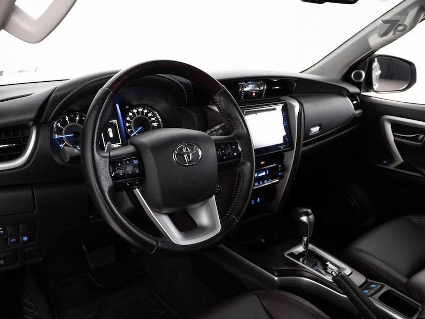 Foto do veículo TOYOTA HILUX  SWSRXA4FD 2017 121.900 KM 219.800,00