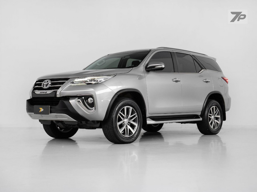 Foto do veículo TOYOTA HILUX  SWSRXA4FD 2017 121.900 KM 219.800,00