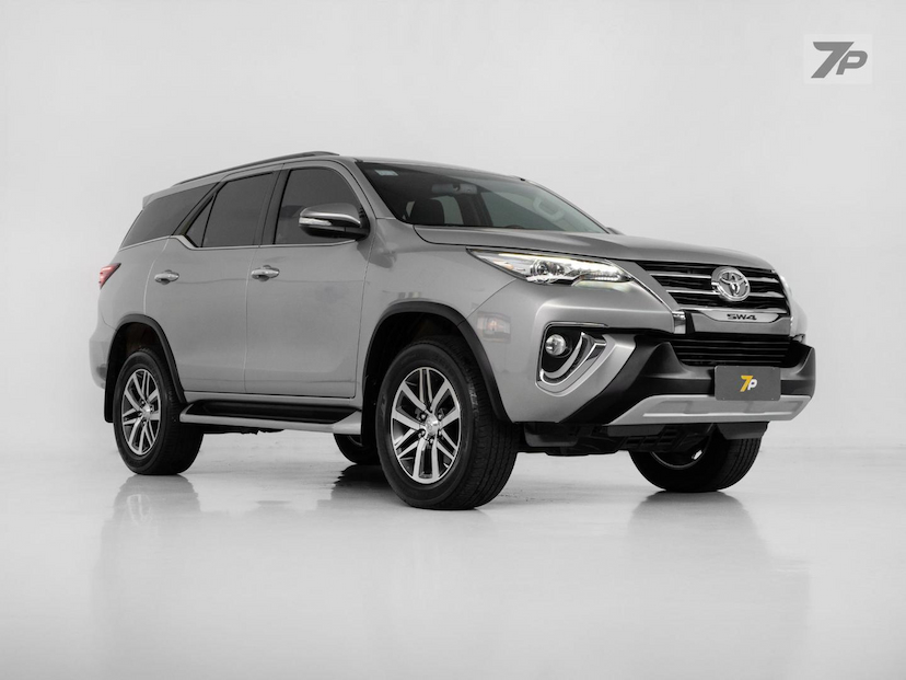 Foto do veículo TOYOTA HILUX  SWSRXA4FD 2017 121.900 KM 219.800,00