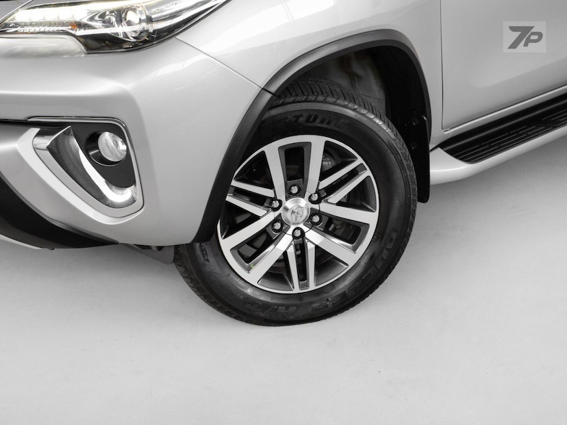 Foto do veículo TOYOTA HILUX  SWSRXA4FD 2017 121.900 KM 219.800,00