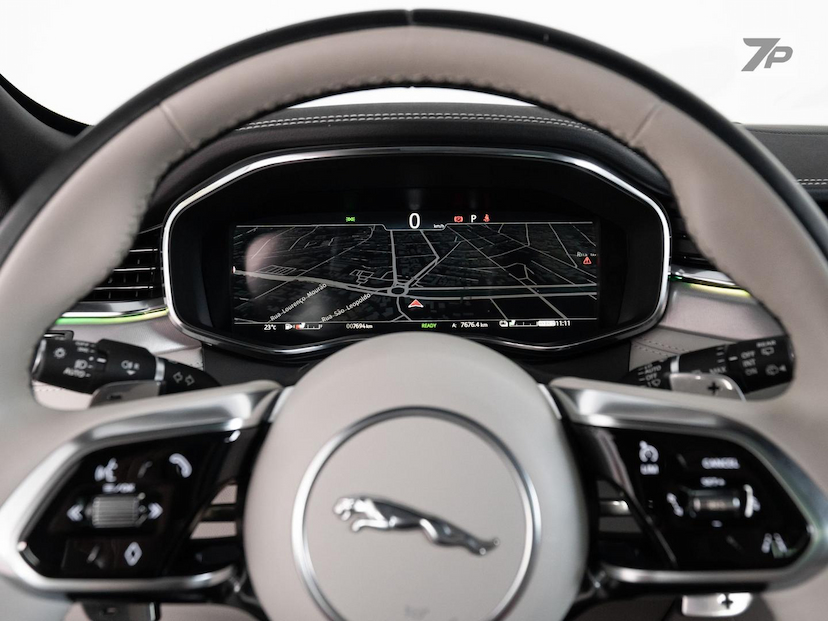 Foto do veículo JAGUAR F-PACE FPACE PHEV RD SE 2024 7.693 KM 383.000,00