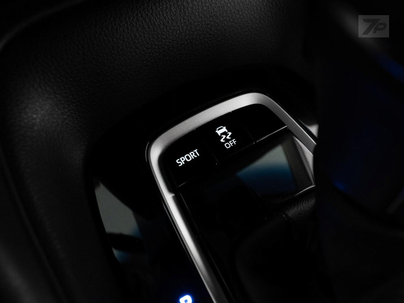 Foto do veículo TOYOTA COROLLA  XEI 20 2024 8.662 KM 147.900,00