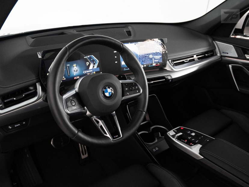 Foto do veículo BMW X1  S20I M SPORT 2025 15.180 KM 339.000,00