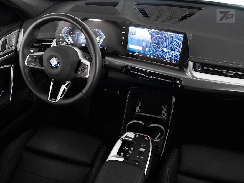 Foto do veículo BMW X1  S20I M SPORT 2025 15.180 KM 339.000,00