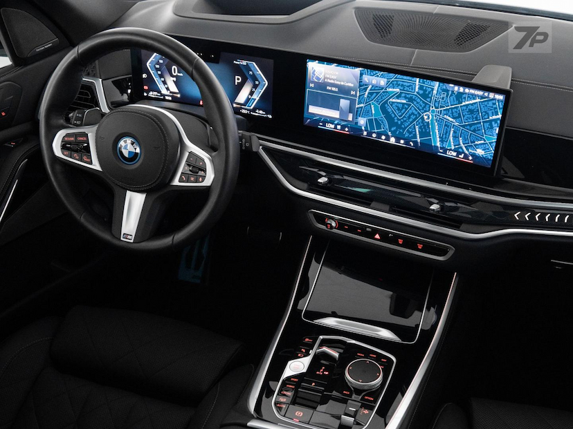 Foto do veículo BMW X5  XDRIVE50E MSP 2024 26.115 KM 589.000,00