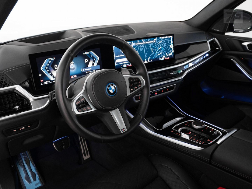 Foto do veículo BMW X5  XDRIVE50E MSP 2024 26.115 KM 589.000,00