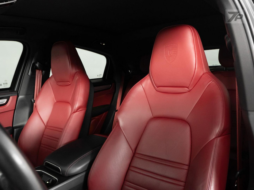 Foto do veículo PORSCHE CAYENNE  CP PHE 2022 26.000 KM 728.500,00