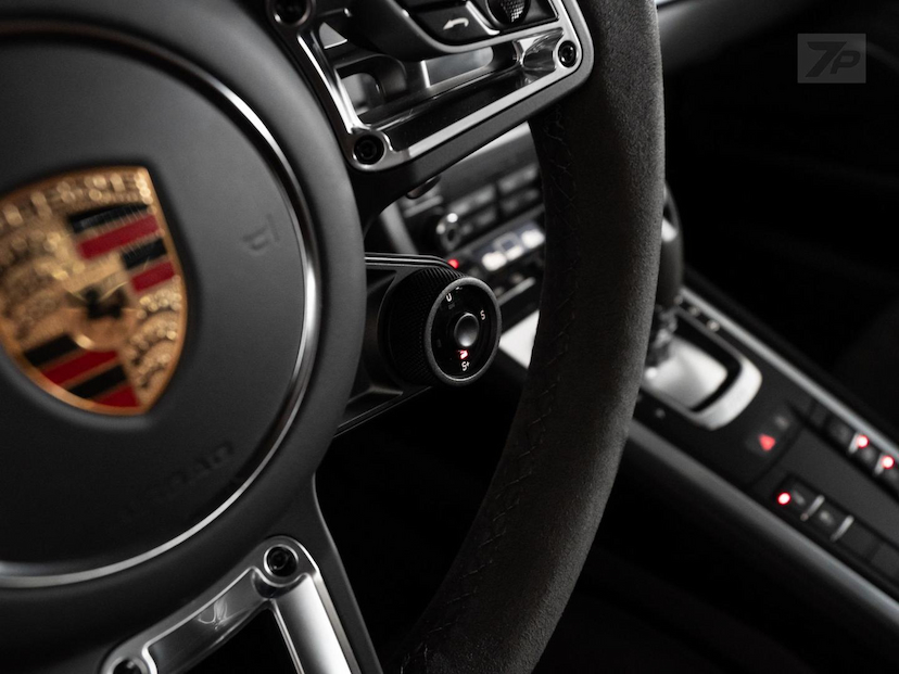 Foto do veículo PORSCHE CAYMAN  GTS 4.0 2024 5.348 KM 635.000,00
