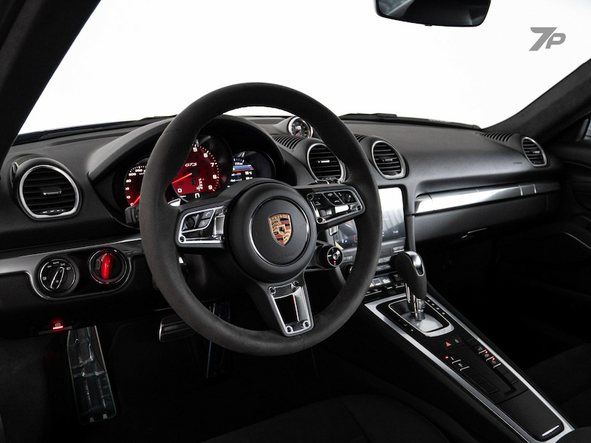 Foto do veículo PORSCHE CAYMAN  GTS 4.0 2024 5.348 KM 635.000,00