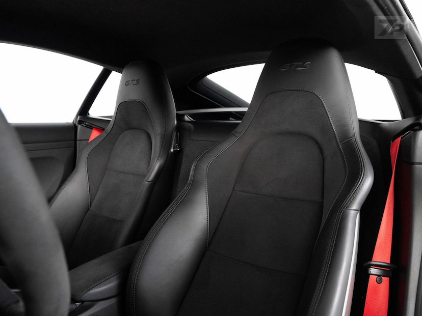 Foto do veículo PORSCHE CAYMAN  GTS 4.0 2024 5.348 KM 635.000,00