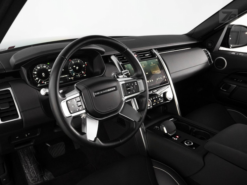 Foto do veículo LAND ROVER DISCOVERY DISC D300 HSE 2022 44.246 KM 424.000,00