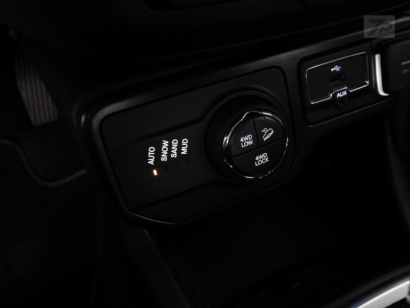 Foto do veículo JEEP RENEGADE  LNGTD AT D 2021 69.493 KM 102.900,00