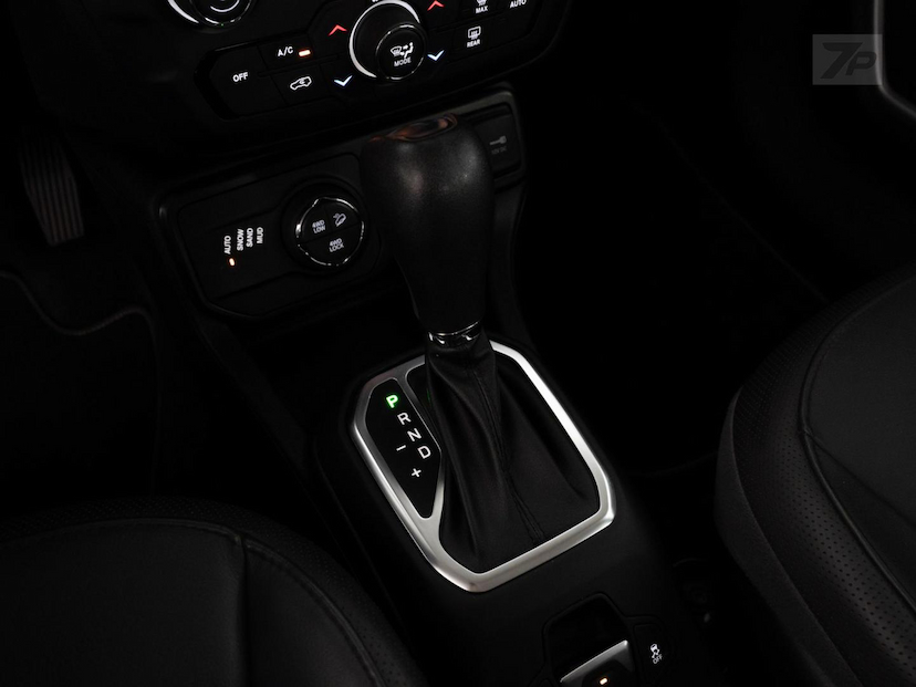 Foto do veículo JEEP RENEGADE  LNGTD AT D 2021 69.493 KM 102.900,00