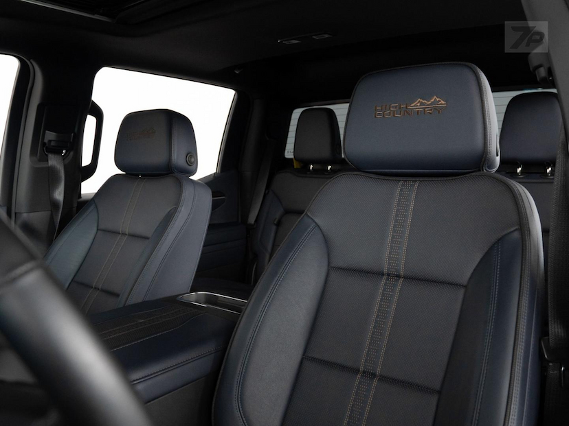 Foto do veículo CHEVROLET SILVERADO  HC 2024 23.201 KM 399.000,00