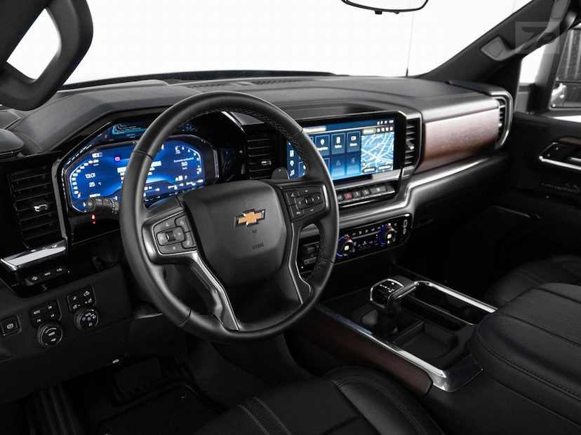 Foto do veículo CHEVROLET SILVERADO  HC 2024 23.201 KM 399.000,00