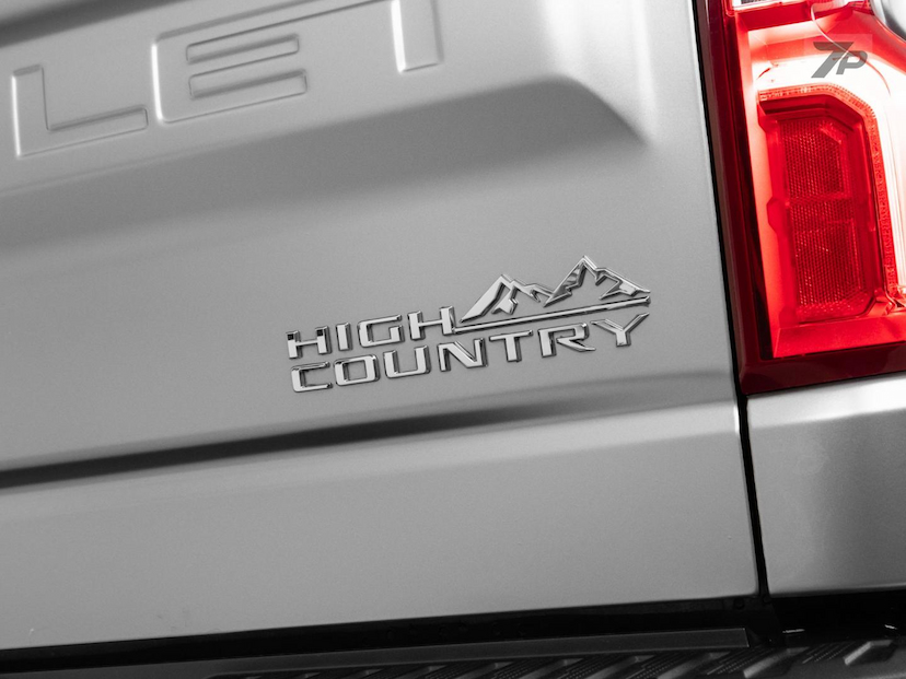 Foto do veículo CHEVROLET SILVERADO  HC 2024 23.201 KM 399.000,00