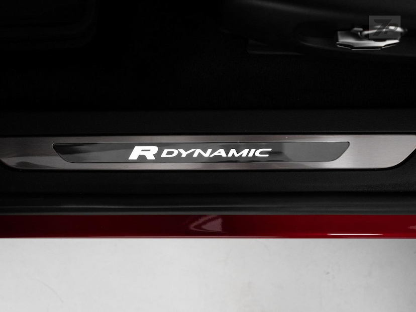Foto do veículo LAND ROVER RANGE ROVER EVOQUE P250FF HSERD 2023 15.373 KM 300.000,00