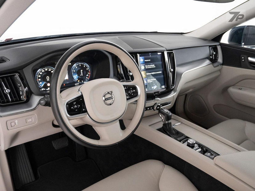 Foto do veículo VOLVO XC60  2.0 T5 MOM 2019 59.855 KM 168.900,00
