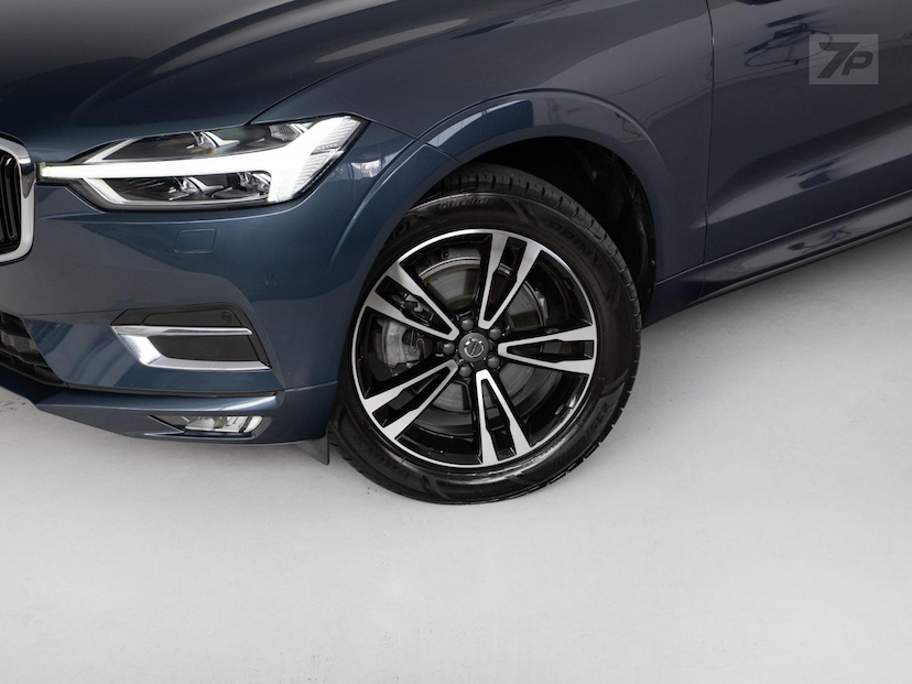 Foto do veículo VOLVO XC60  2.0 T5 MOM 2019 59.855 KM 168.900,00