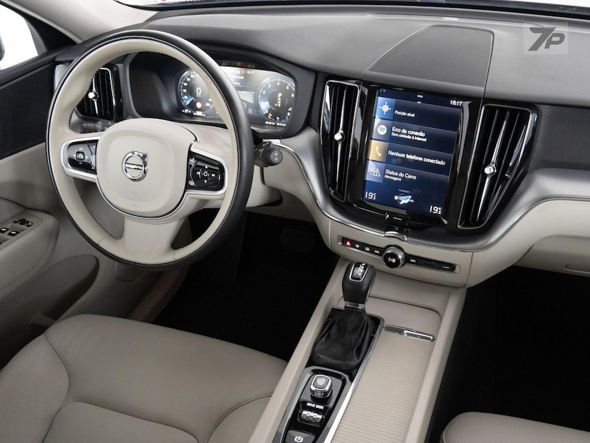 Foto do veículo VOLVO XC60  2.0 T5 MOM 2019 59.855 KM 168.900,00