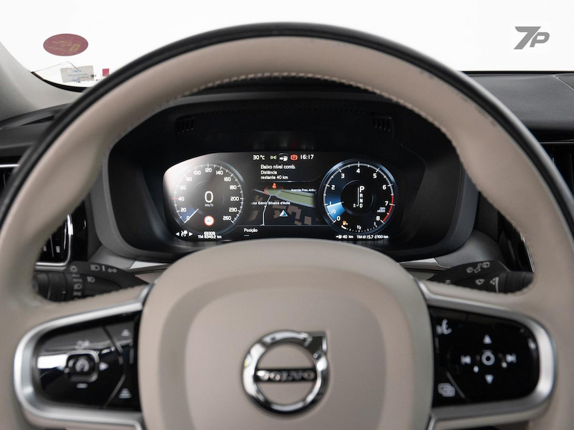 Foto do veículo VOLVO XC60  2.0 T5 MOM 2019 59.855 KM 168.900,00