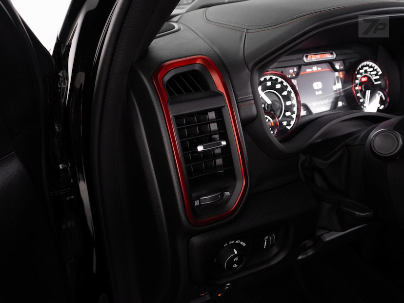 Foto do veículo RAM 1500  REBEL HEMI 2022 31.507 KM 348.500,00