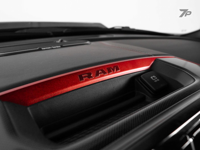 Foto do veículo RAM 1500  REBEL HEMI 2022 31.507 KM 348.500,00