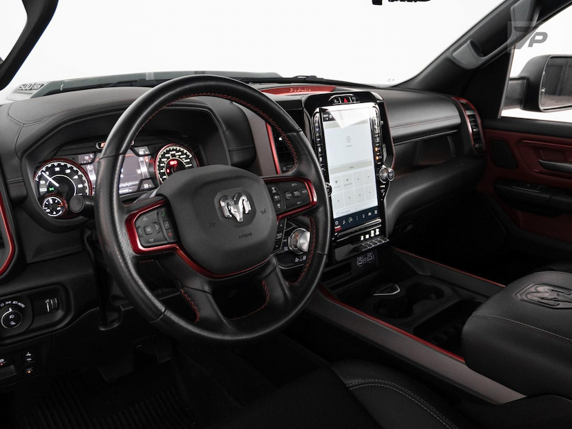 Foto do veículo RAM 1500  REBEL HEMI 2022 31.507 KM 348.500,00