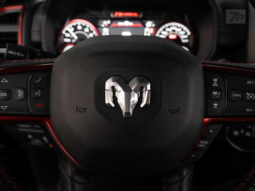 Foto do veículo RAM 1500  REBEL HEMI 2022 31.507 KM 348.500,00