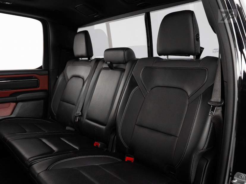 Foto do veículo RAM 1500  REBEL HEMI 2022 31.507 KM 348.500,00