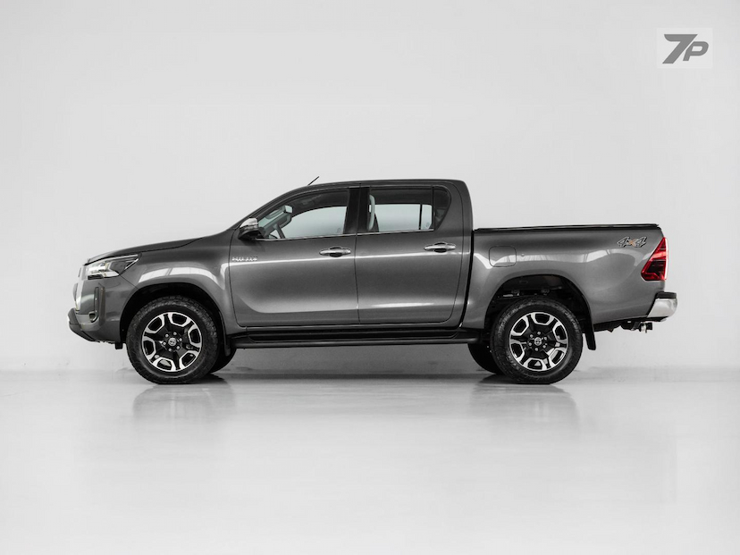 Foto do veículo TOYOTA HILUX  2.8 SRX 4X4 2.8 TDI 16V DIESEL AUT 2023 74.085 KM 248.500,00