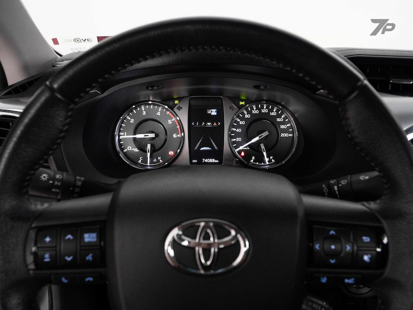 Foto do veículo TOYOTA HILUX  2.8 SRX 4X4 2.8 TDI 16V DIESEL AUT 2023 74.085 KM 248.500,00