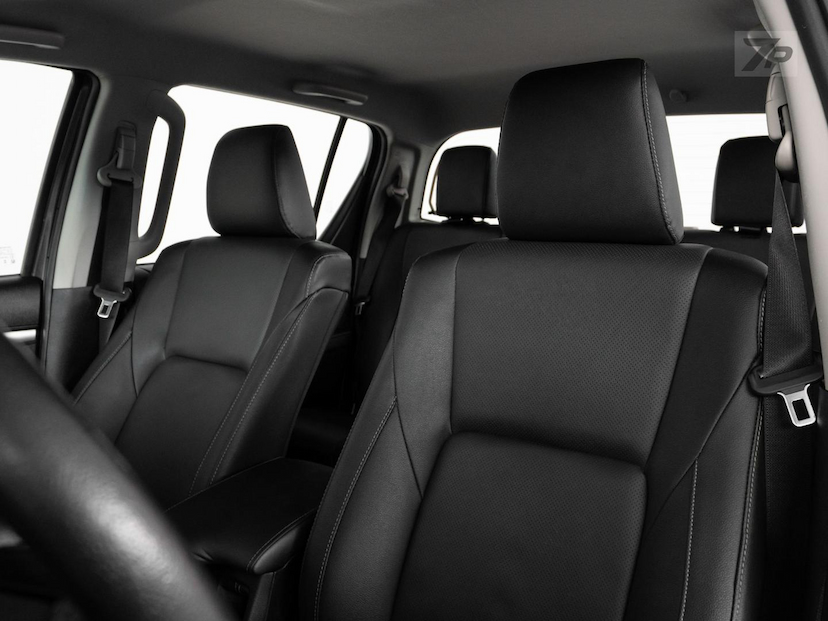 Foto do veículo TOYOTA HILUX  2.8 SRX 4X4 2.8 TDI 16V DIESEL AUT 2023 74.085 KM 248.500,00