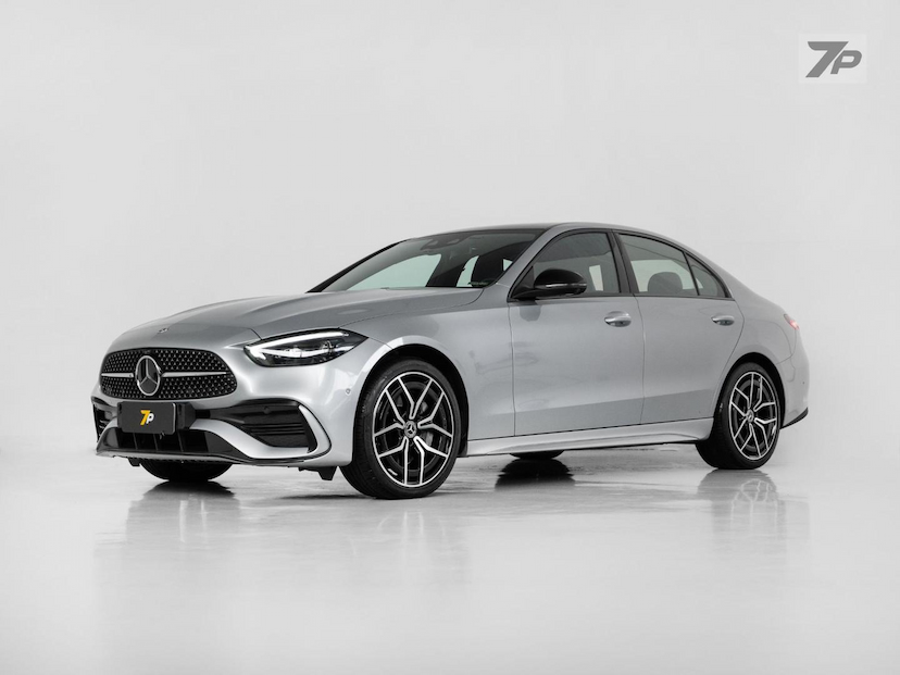 Foto do veículo MERCEDES-BENZ C 300 C300 AMG LINE 2022 26.000 KM 295.000,00