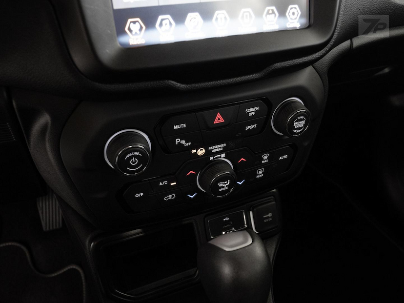 Foto do veículo JEEP RENEGADE  LNGTD AT 2020 58.346 KM 78.000,00