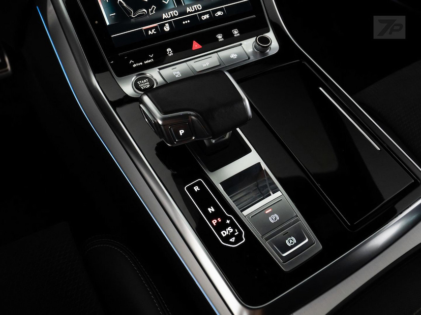 Foto do veículo AUDI Q8  3.0TFSI 2021 36.960 KM 389.000,00