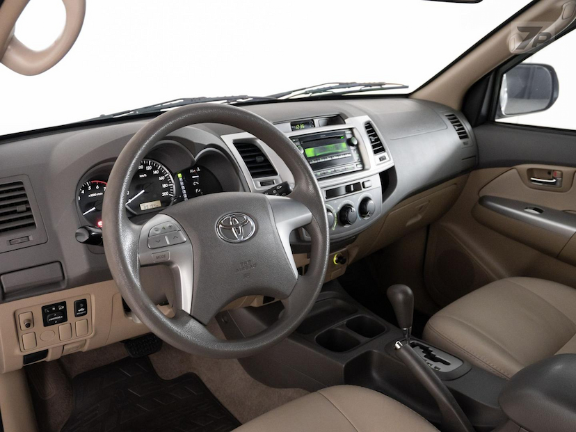 Foto do veículo TOYOTA HILUX  SW4 SR 4X2 2.7/ 2.7 FLEX 16V AUT 2013 89.194 KM 119.500,00