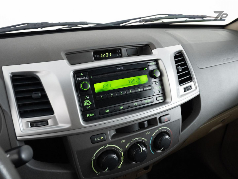 Foto do veículo TOYOTA HILUX  SW4 SR 4X2 2.7/ 2.7 FLEX 16V AUT 2013 89.194 KM 119.500,00
