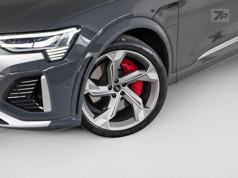 Foto do veículo AUDI SQ8  SPORTBACK E-TRON QUATTRO (ELÉTRICO) 2024 14.260 KM 519.500,00