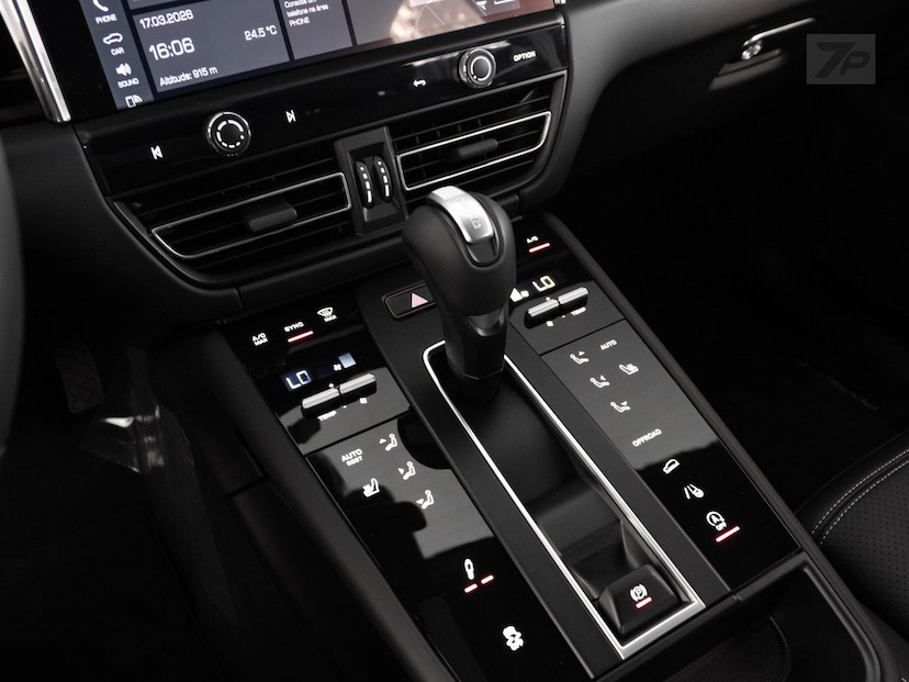 Foto do veículo PORSCHE MACAN  2.0 16V 2026 1.532 KM 569.500,00