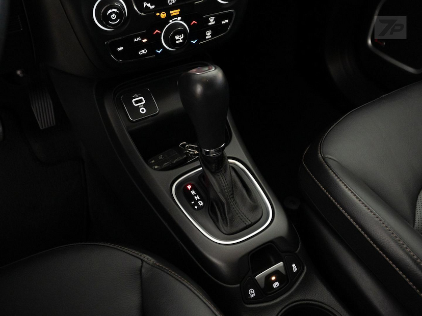 Foto do veículo JEEP COMPASS  LONGITUDE F 2021 30.479 KM 109.800,00