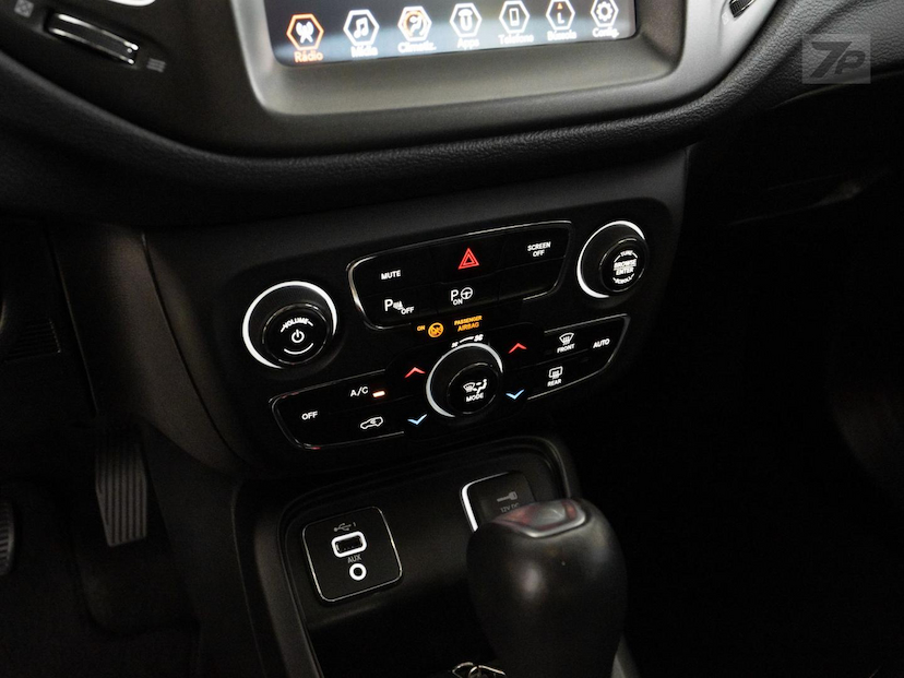 Foto do veículo JEEP COMPASS  LONGITUDE F 2021 30.479 KM 109.800,00