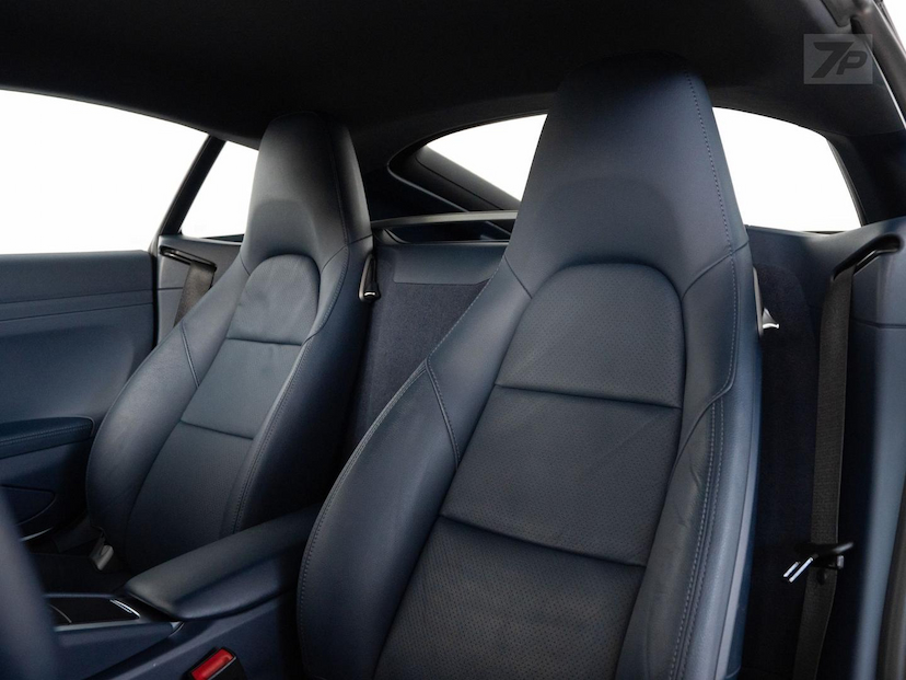 Foto do veículo PORSCHE CAYMAN  S 2016 32.100 KM 439.000,00