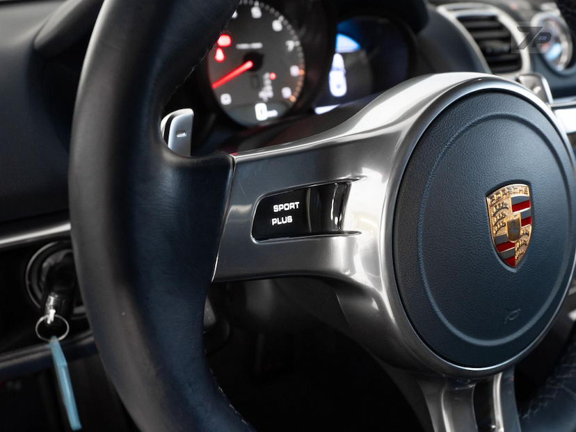 Foto do veículo PORSCHE CAYMAN  S 2016 32.100 KM 439.000,00