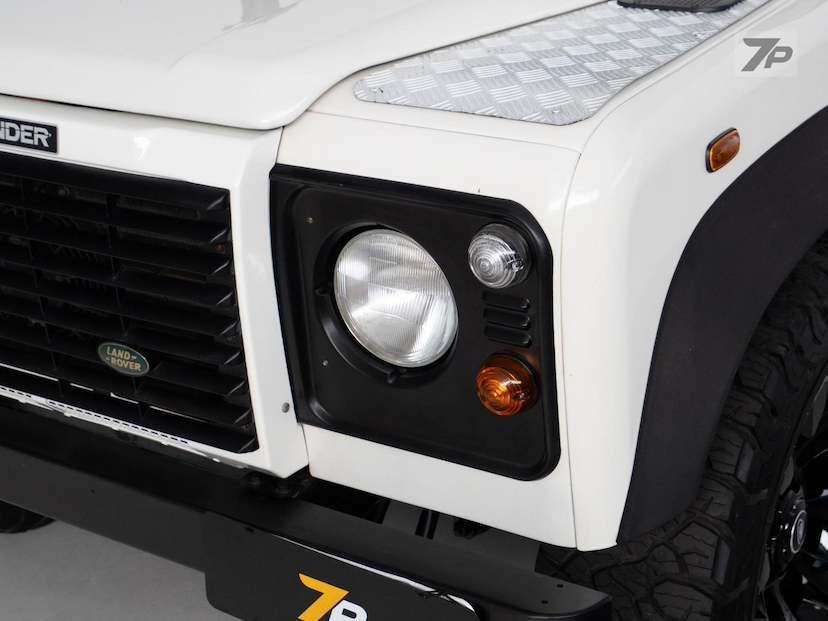 Foto do veículo LAND ROVER DEFENDER  110 CSW 2000 257.489 KM 238.500,00