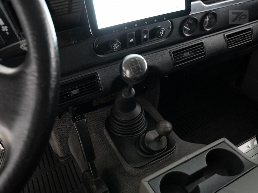 Foto do veículo LAND ROVER DEFENDER  110 CSW 2000 257.489 KM 238.500,00