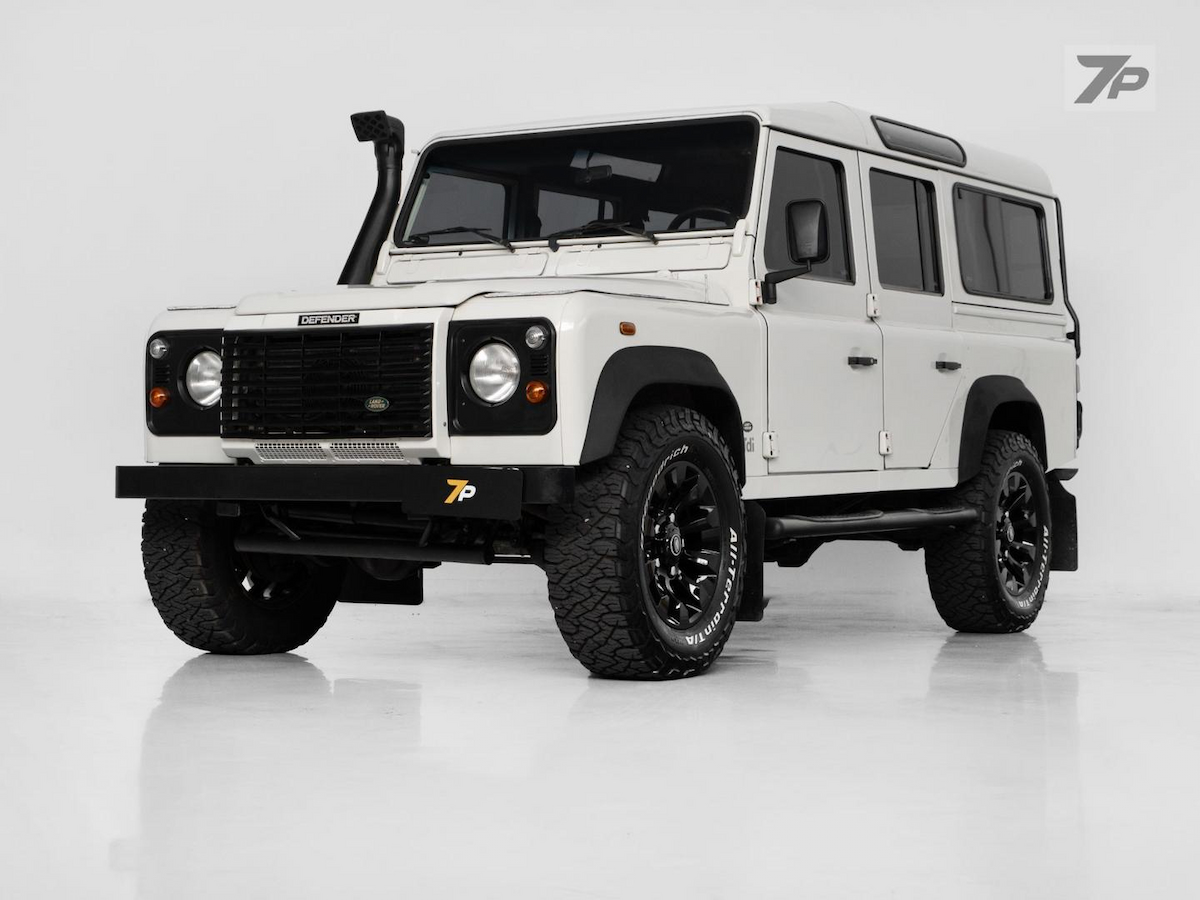 Foto do veículo LAND ROVER DEFENDER  110 CSW 2000/2000 257.489 KM R$ 259.000,00