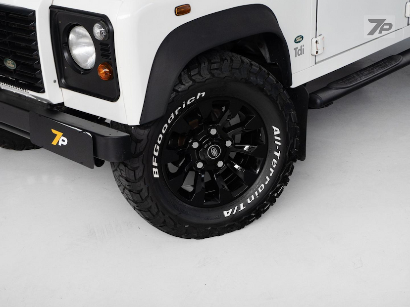Foto do veículo LAND ROVER DEFENDER  110 CSW 2000 257.489 KM 238.500,00